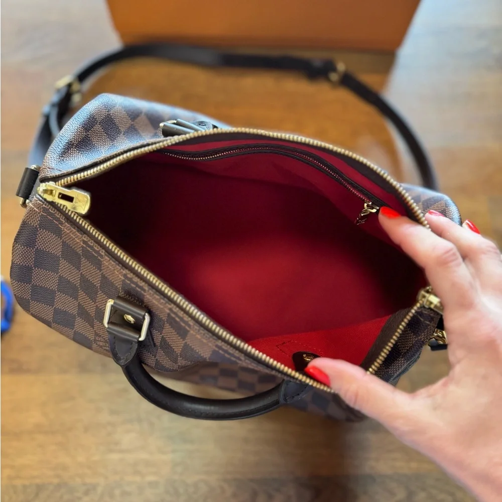 Authentic Louis Vuitton Monogram Speedy Bandouliere 30 - Picture 2 of 13